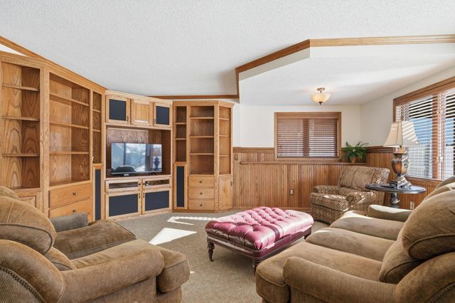 3151 Bent Tree Hills Drive, New Brighton, MN 55112