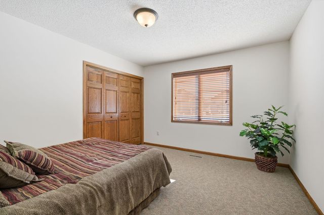 3151 Bent Tree Hills Drive, New Brighton, MN 55112