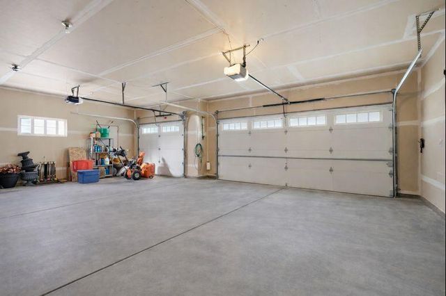 3151 Bent Tree Hills Drive, New Brighton, MN 55112