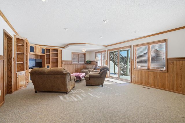 3151 Bent Tree Hills Drive, New Brighton, MN 55112