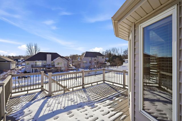 3151 Bent Tree Hills Drive, New Brighton, MN 55112