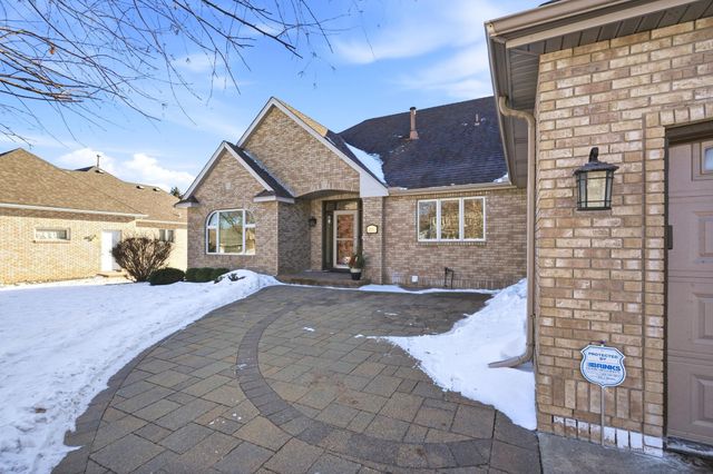 3151 Bent Tree Hills Drive, New Brighton, MN 55112