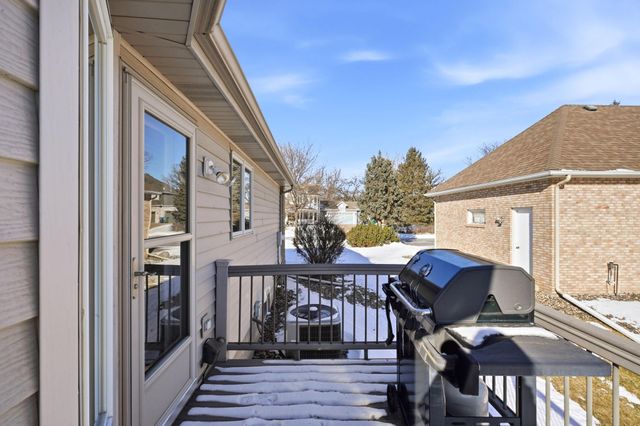 3151 Bent Tree Hills Drive, New Brighton, MN 55112