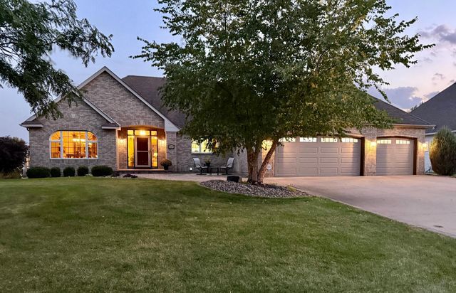 3151 Bent Tree Hills Drive, New Brighton, MN 55112