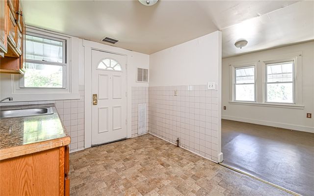 7258 Campania Ave, Lincoln Larimer, PA 15206