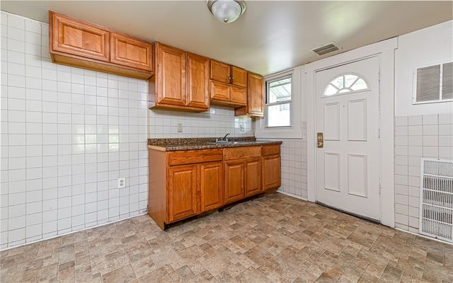 7258 Campania Ave, Lincoln Larimer, PA 15206