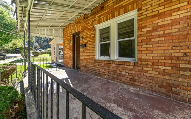 7258 Campania Ave, Lincoln Larimer, PA 15206