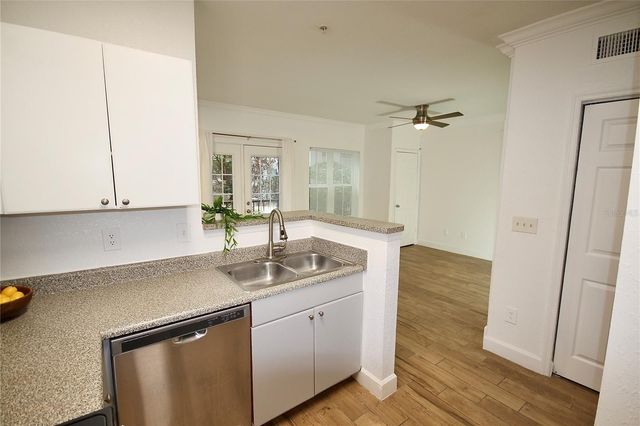 300 E SOUTH STREET 1015, Orlando, FL 32801