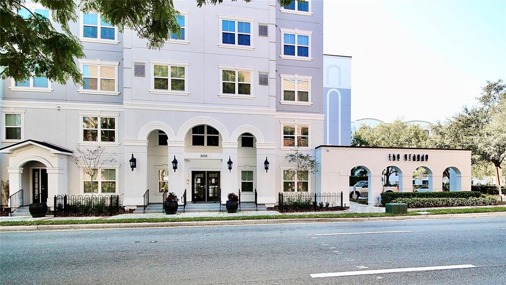 Image 1 of property listing at 300 E SOUTH STREET 1015, Orlando, FL 32801
