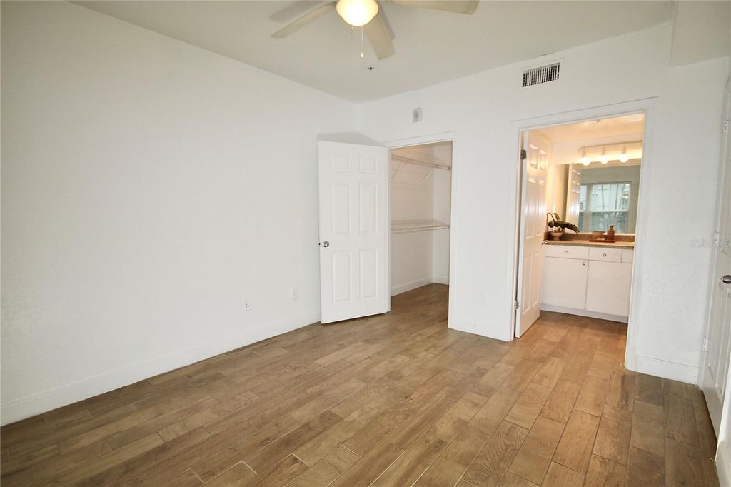 Image 17 of property listing at 300 E SOUTH STREET 1015, Orlando, FL 32801