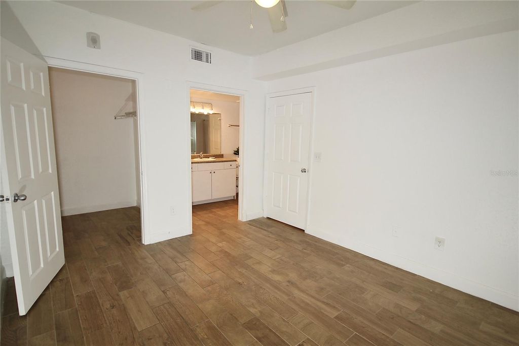 Image 18 of property listing at 300 E SOUTH STREET 1015, Orlando, FL 32801