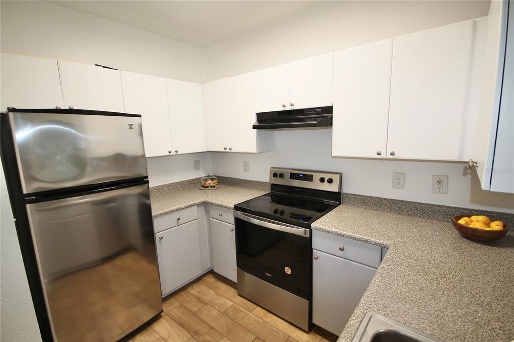Image 3 of property listing at 300 E SOUTH STREET 1015, Orlando, FL 32801