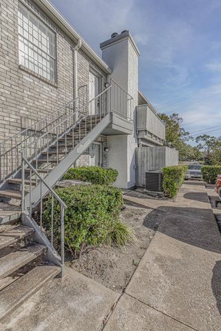 8787 Brae Acres Road 814, Houston, TX 77074