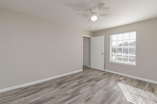 8787 Brae Acres Road 814, Houston, TX 77074