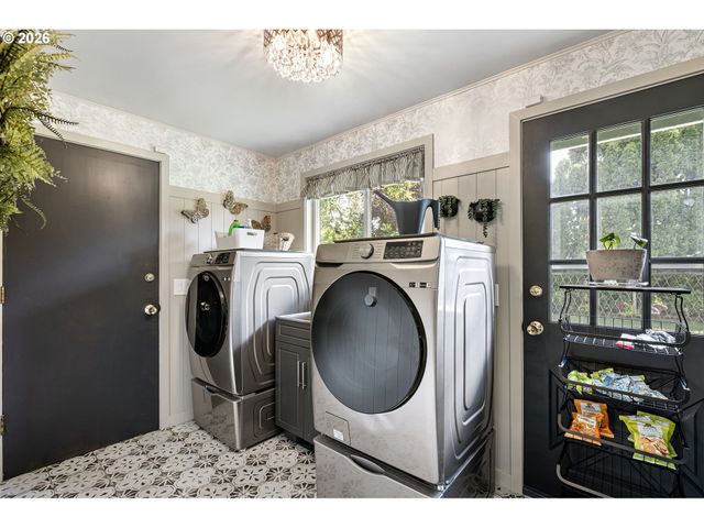4851 THUNDERBIRD St, Eugene, OR 97404