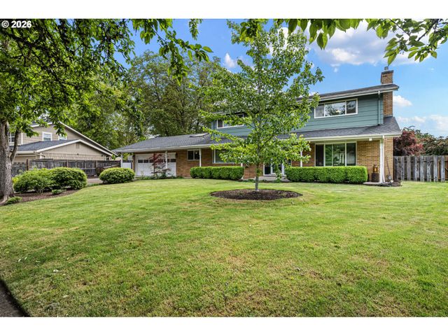 4851 THUNDERBIRD St, Eugene, OR 97404