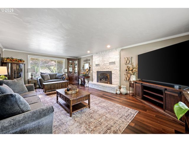 4851 THUNDERBIRD St, Eugene, OR 97404