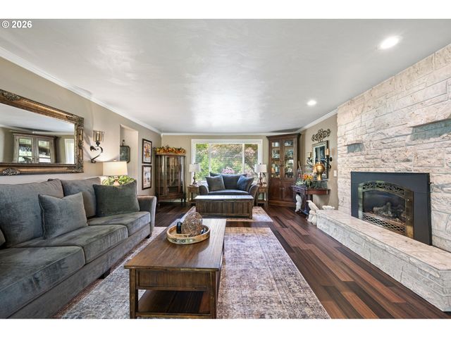 4851 THUNDERBIRD St, Eugene, OR 97404