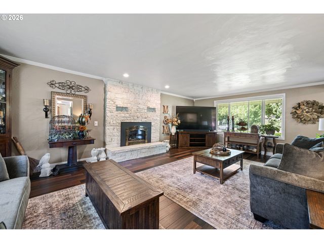 4851 THUNDERBIRD St, Eugene, OR 97404
