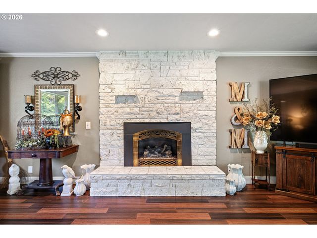 4851 THUNDERBIRD St, Eugene, OR 97404