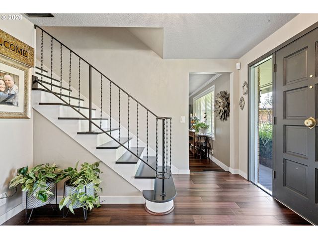 4851 THUNDERBIRD St, Eugene, OR 97404
