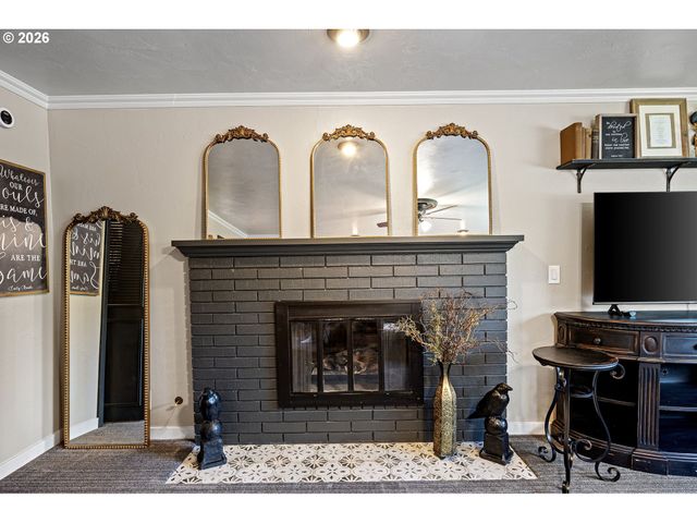 4851 THUNDERBIRD St, Eugene, OR 97404