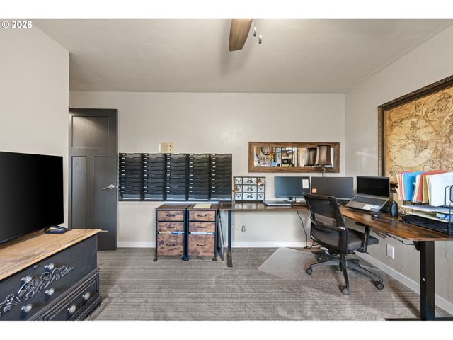 4851 THUNDERBIRD St, Eugene, OR 97404