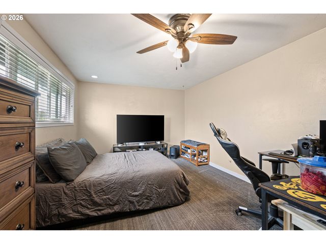 4851 THUNDERBIRD St, Eugene, OR 97404