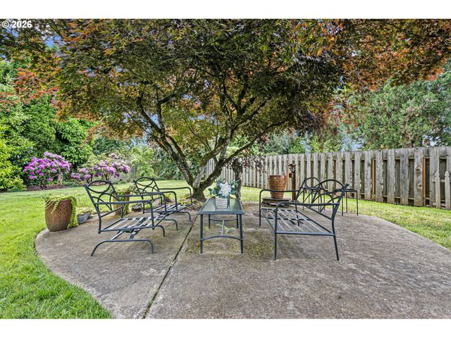4851 THUNDERBIRD St, Eugene, OR 97404