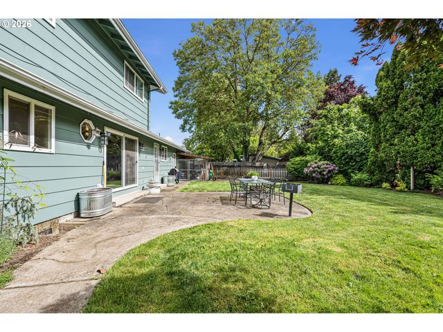 4851 THUNDERBIRD St, Eugene, OR 97404