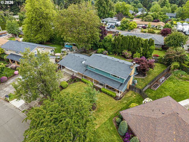 4851 THUNDERBIRD St, Eugene, OR 97404