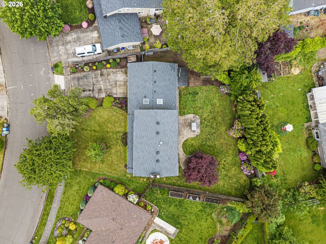 4851 THUNDERBIRD St, Eugene, OR 97404