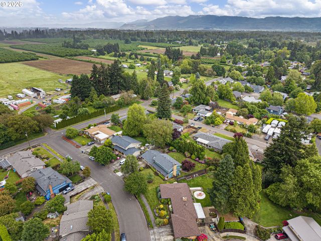 4851 THUNDERBIRD St, Eugene, OR 97404