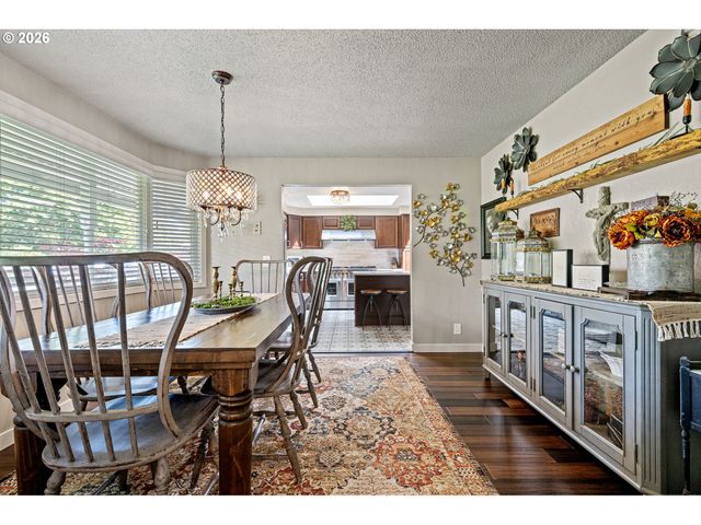 4851 THUNDERBIRD St, Eugene, OR 97404