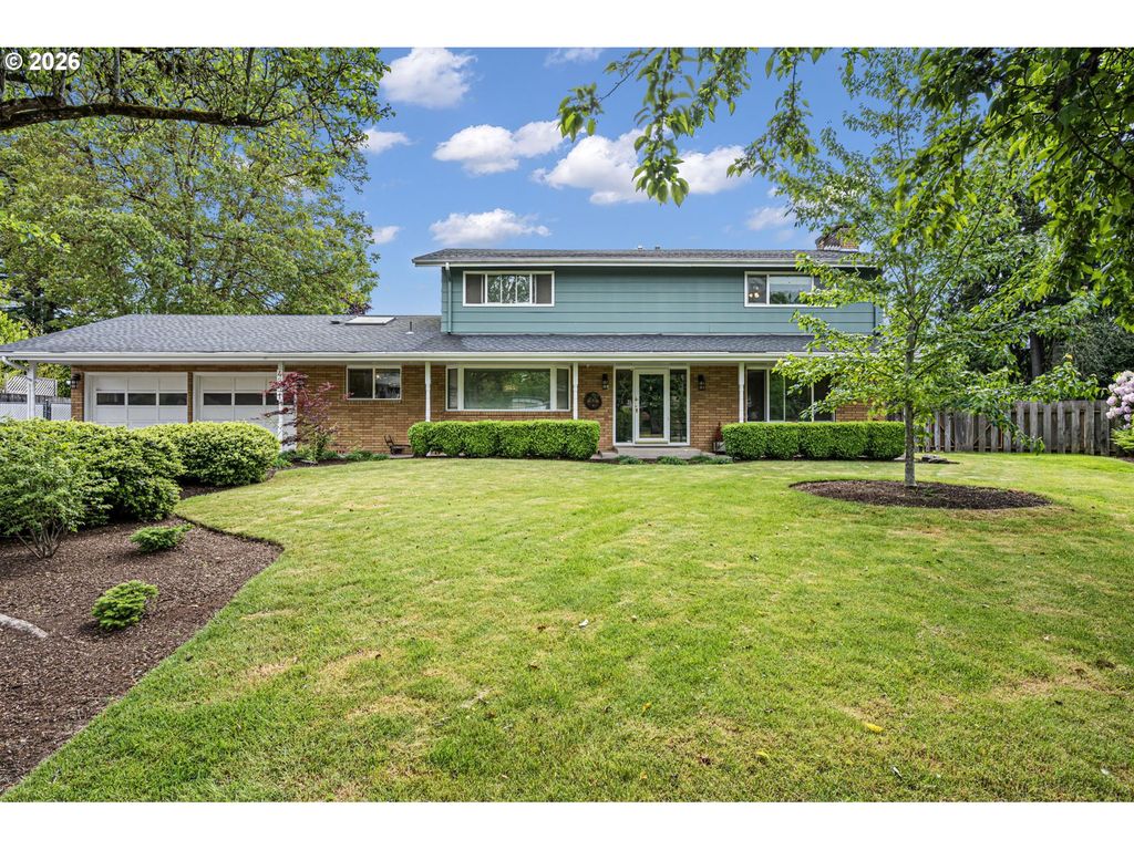 4851 THUNDERBIRD St, Eugene, OR 97404
