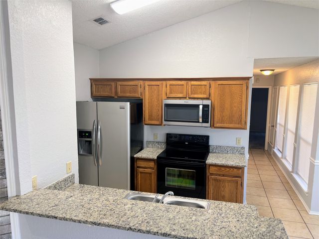 6720 Crestmont Court, Fort Worth, TX 76133