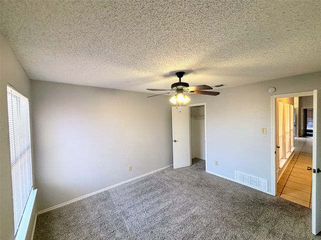 6720 Crestmont Court, Fort Worth, TX 76133