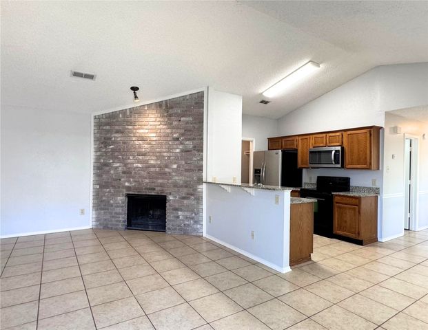 6720 Crestmont Court, Fort Worth, TX 76133