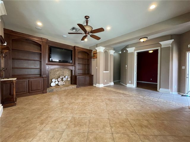 6129 Garden Court Ct, Corpus Christi, TX 78414