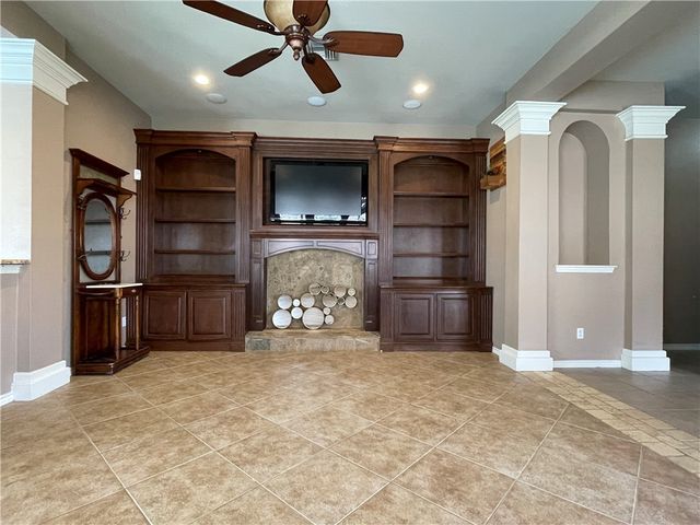 6129 Garden Court Ct, Corpus Christi, TX 78414