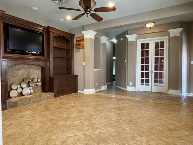 6129 Garden Court Ct, Corpus Christi, TX 78414