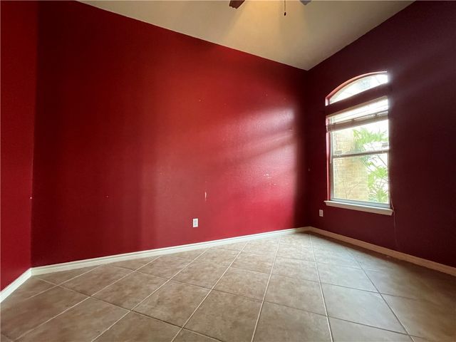 6129 Garden Court Ct, Corpus Christi, TX 78414