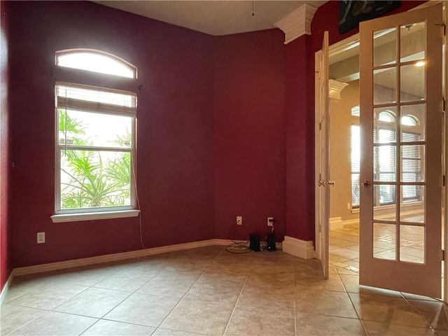 6129 Garden Court Ct, Corpus Christi, TX 78414