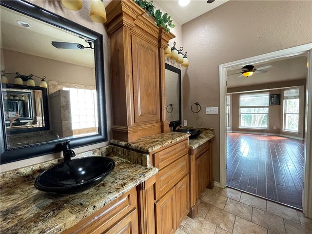 6129 Garden Court Ct, Corpus Christi, TX 78414