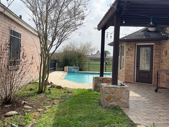 6129 Garden Court Ct, Corpus Christi, TX 78414