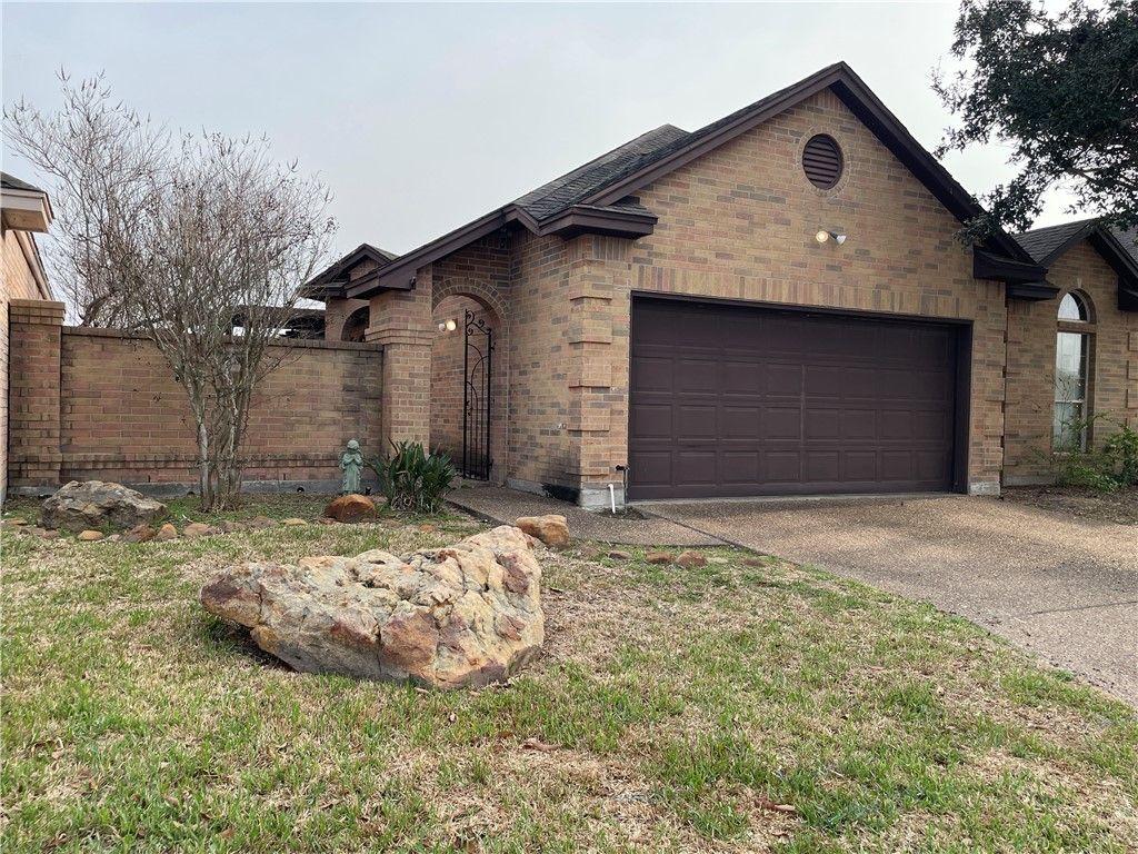 6129 Garden Court Ct, Corpus Christi, TX 78414