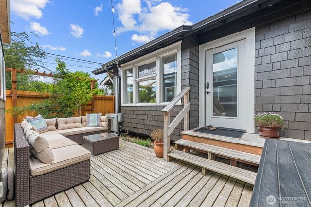 611 S Washington Street, Tacoma, WA 98405