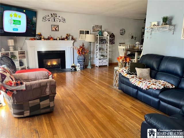 210 White Oak Dr., Allegany, NY 14706