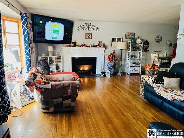 210 White Oak Dr., Allegany, NY 14706