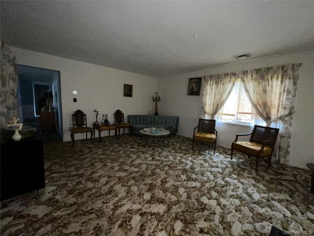 15 Wildwood Drive, Dix Hills, NY 11746